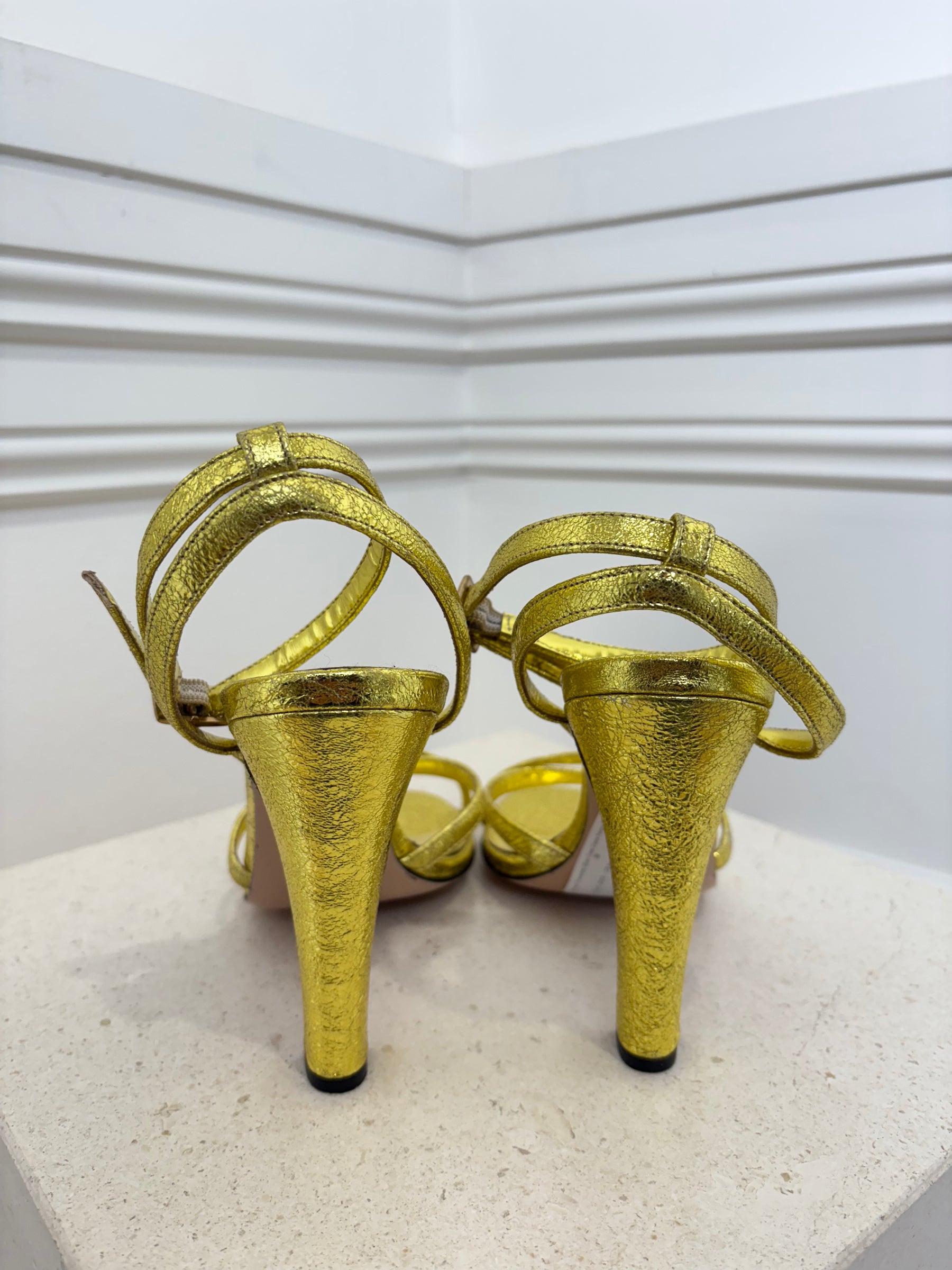 Scanlan Theodore Gold Criss Cross Heeled Sandal, 38