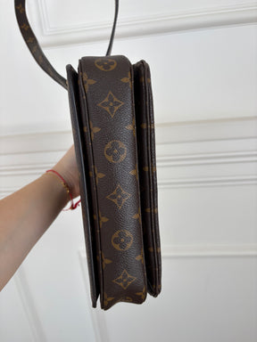 Louis Vuitton Canvas Monogram Pochette Metis