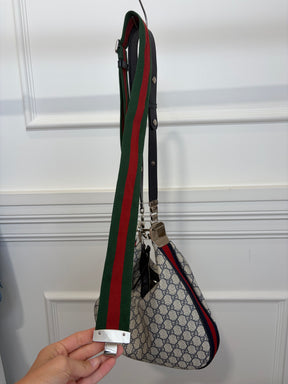 Gucci GG Supreme Canvas Attache Bag Beige / Blue Medium