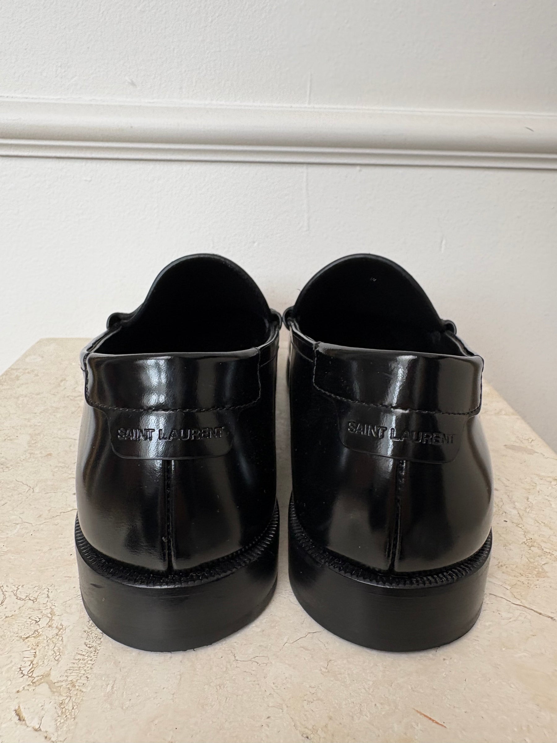 Saint Laurent Black Leather Loafer, 39.5