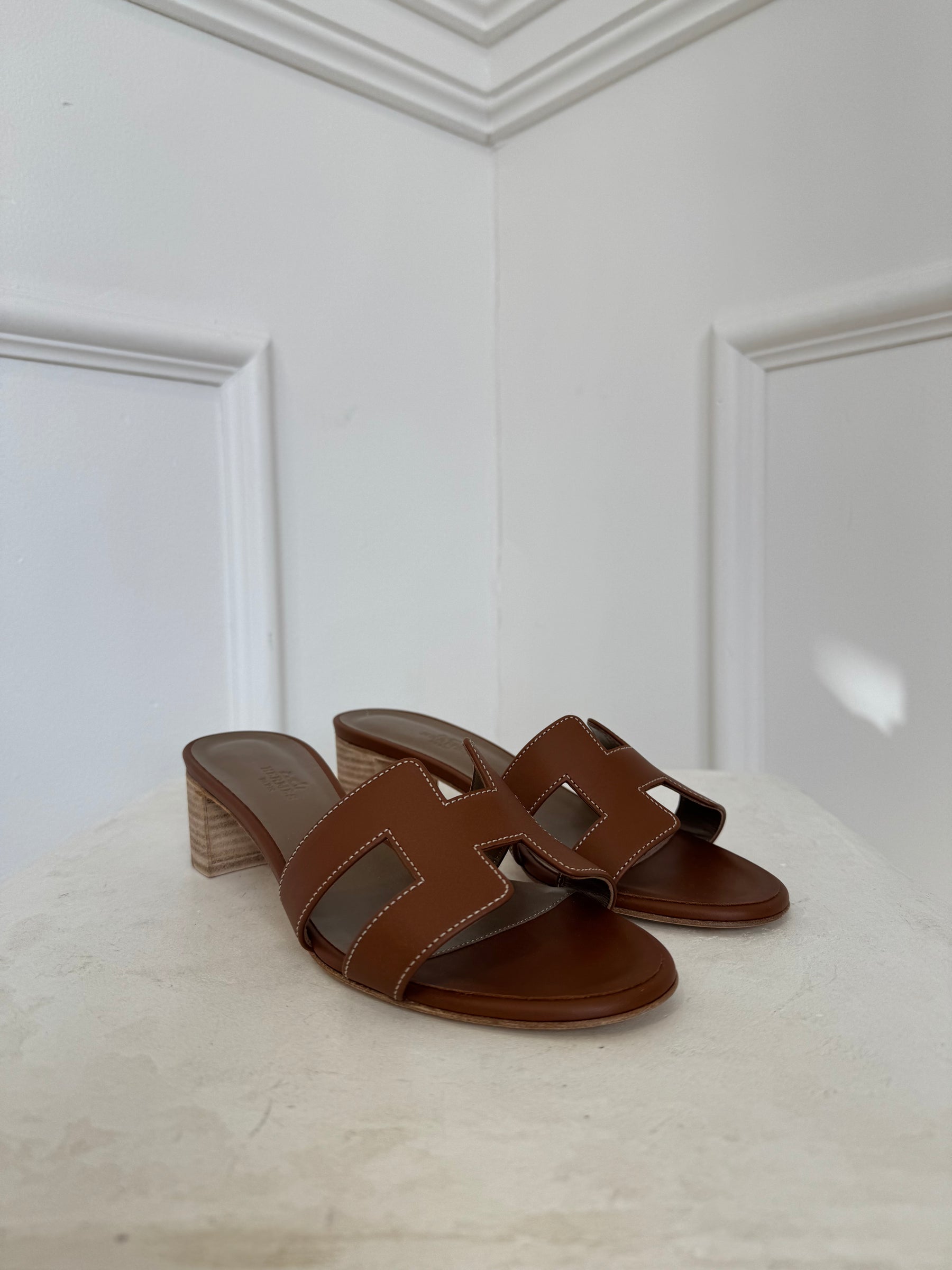 Hermes Oasis Sandal In Tan, 37.5