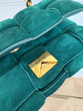Bottega Veneta Suede Cassette Bag In Green