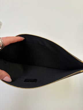 Gucci Black Grained Leather Zumi Logo Pouch