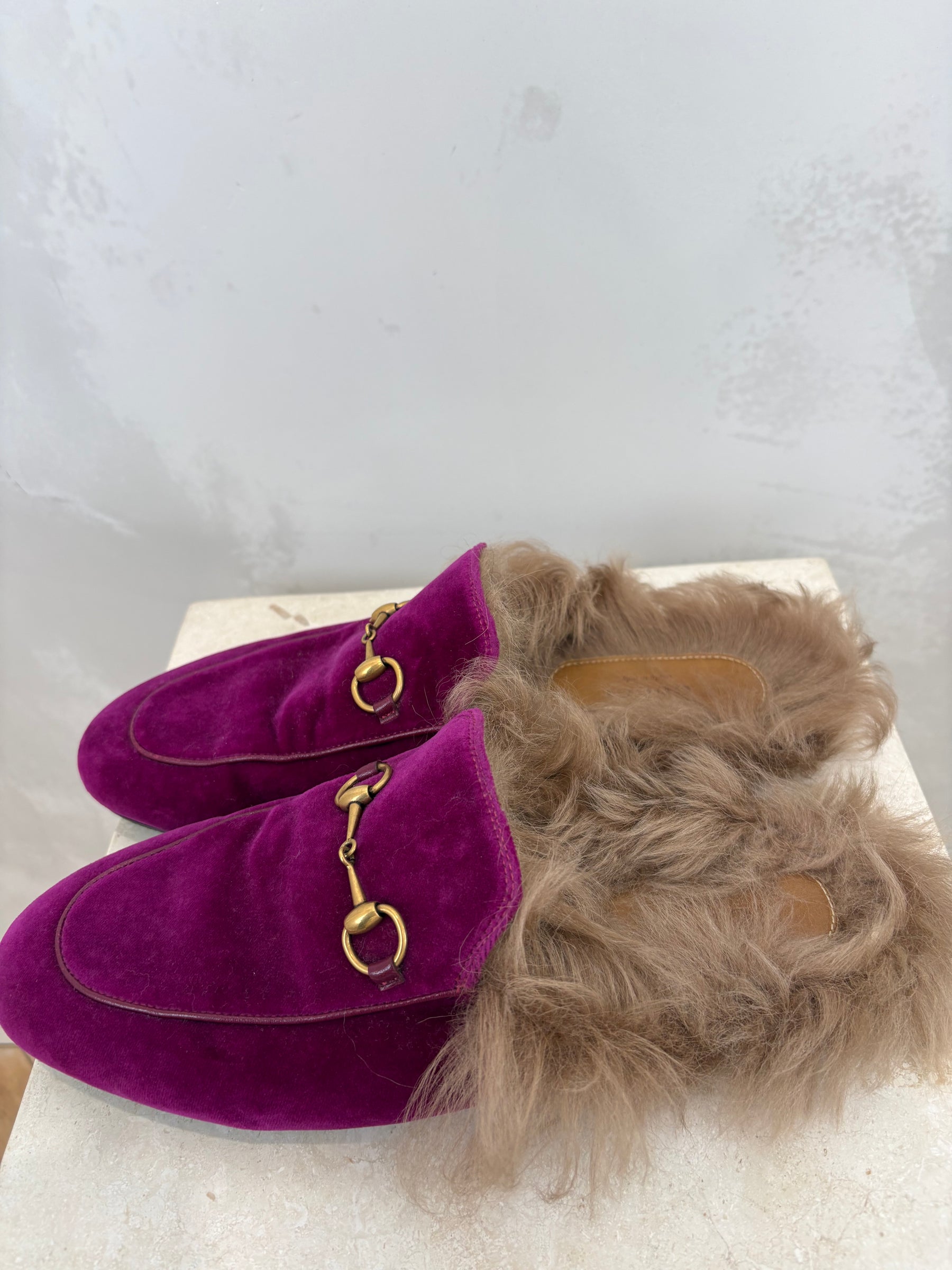 Gucci Purple Suede Shearling Princeton Slides, 39