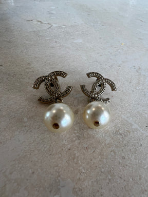 Chanel Pearl Drop Earrings Gold Tone Hardware