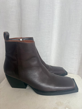 Camilla and Marc Elliana Square Toe Brown Leather Boots, 41