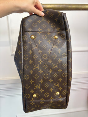 Louis Vuitton Canvas Monogram Artsy Bag