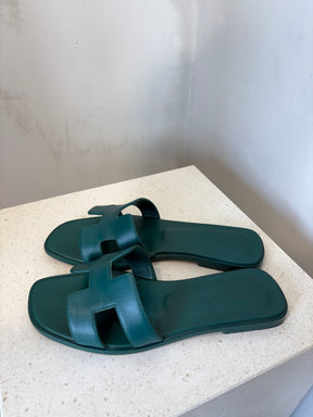Hermès Green Leather Oran Sandals, 36