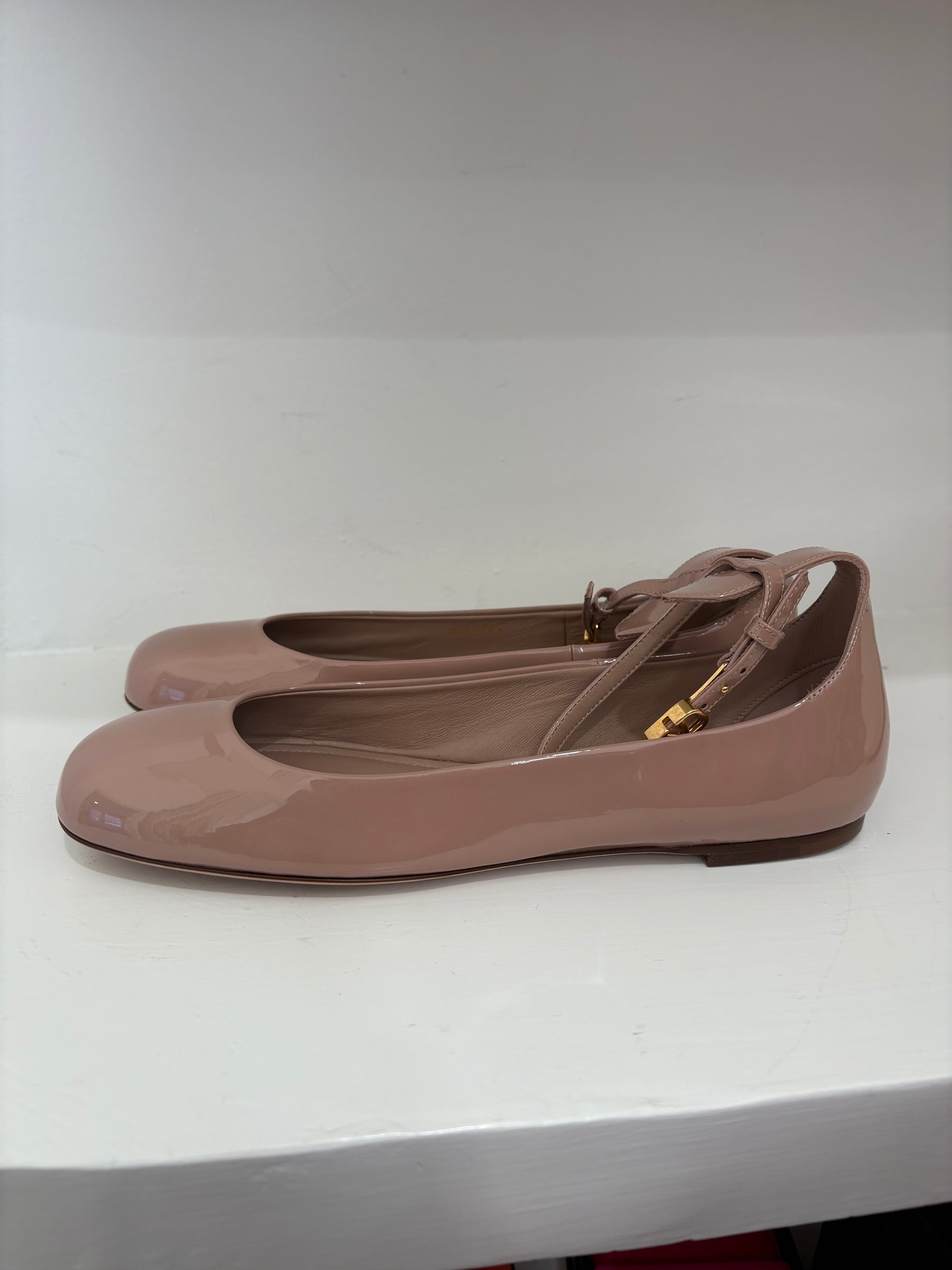 Valentino Garavani Rose Poudre Patent Leather Mary Janes, 41