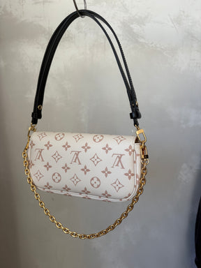 Louis Vuitton White Dune Canvas Monogram Ivy Wallet on Chain