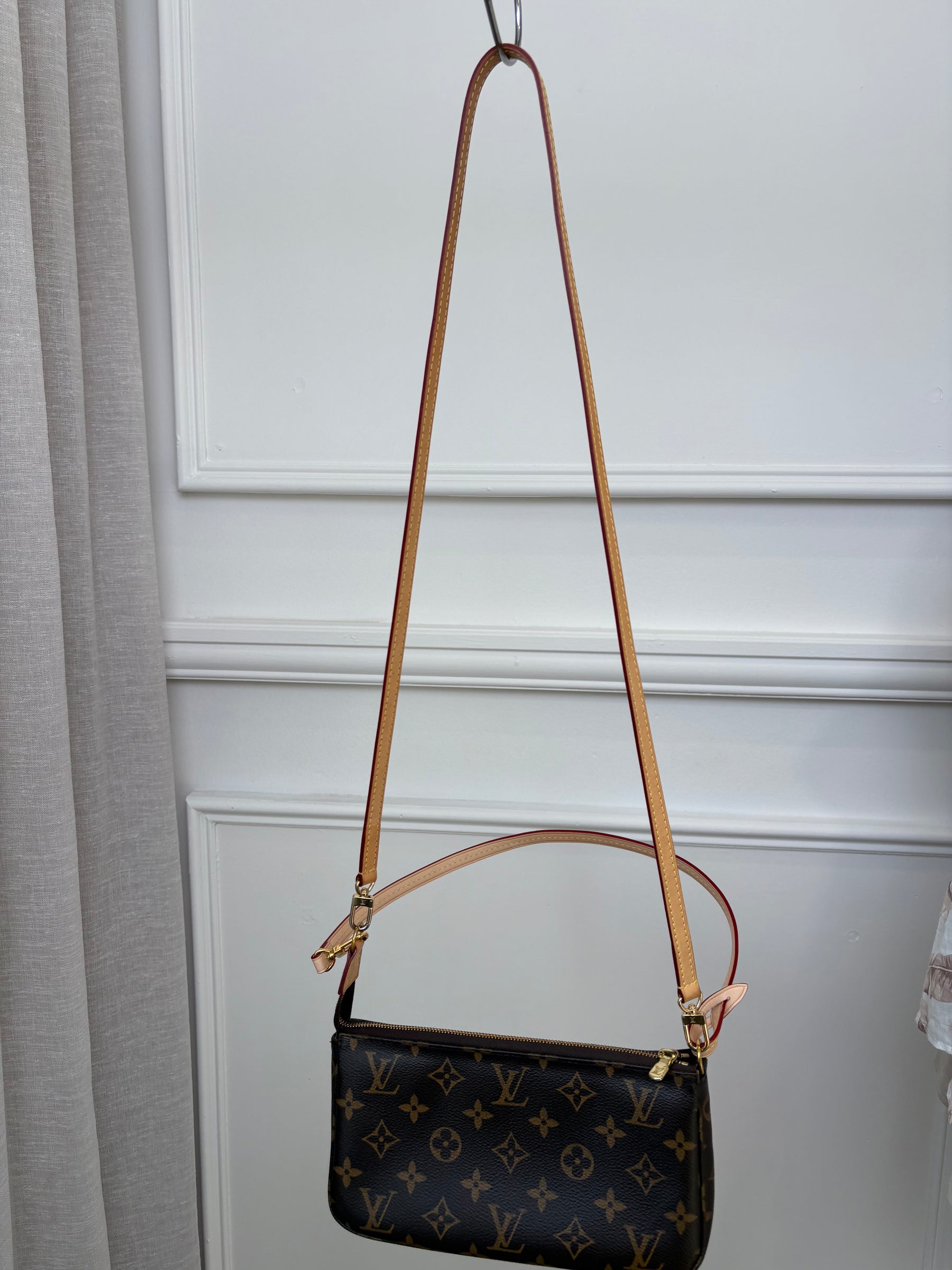 Louis Vuitton Monogram Pochette