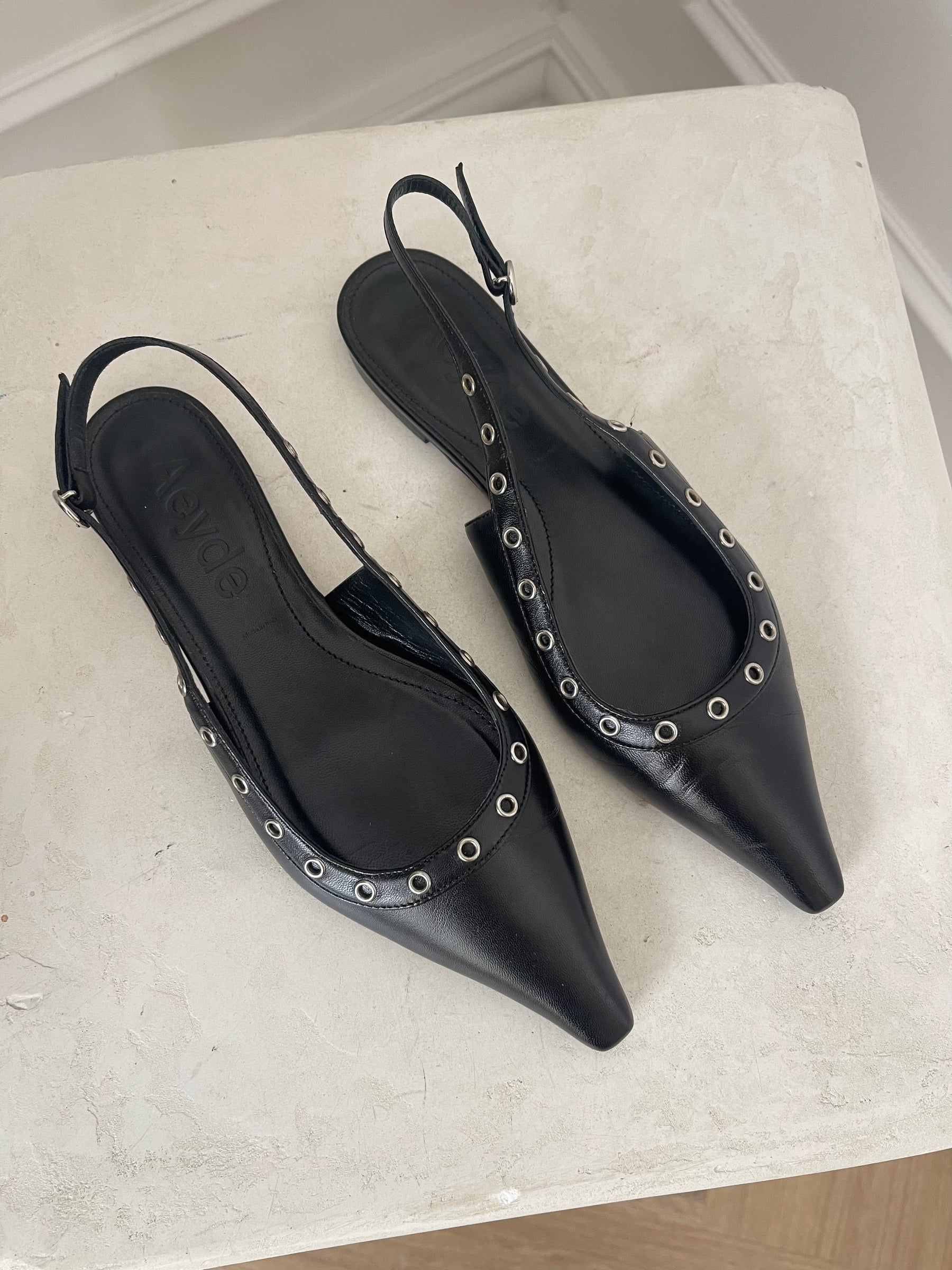 Aeyde Black Leather Pointed Slingback Flats, 38