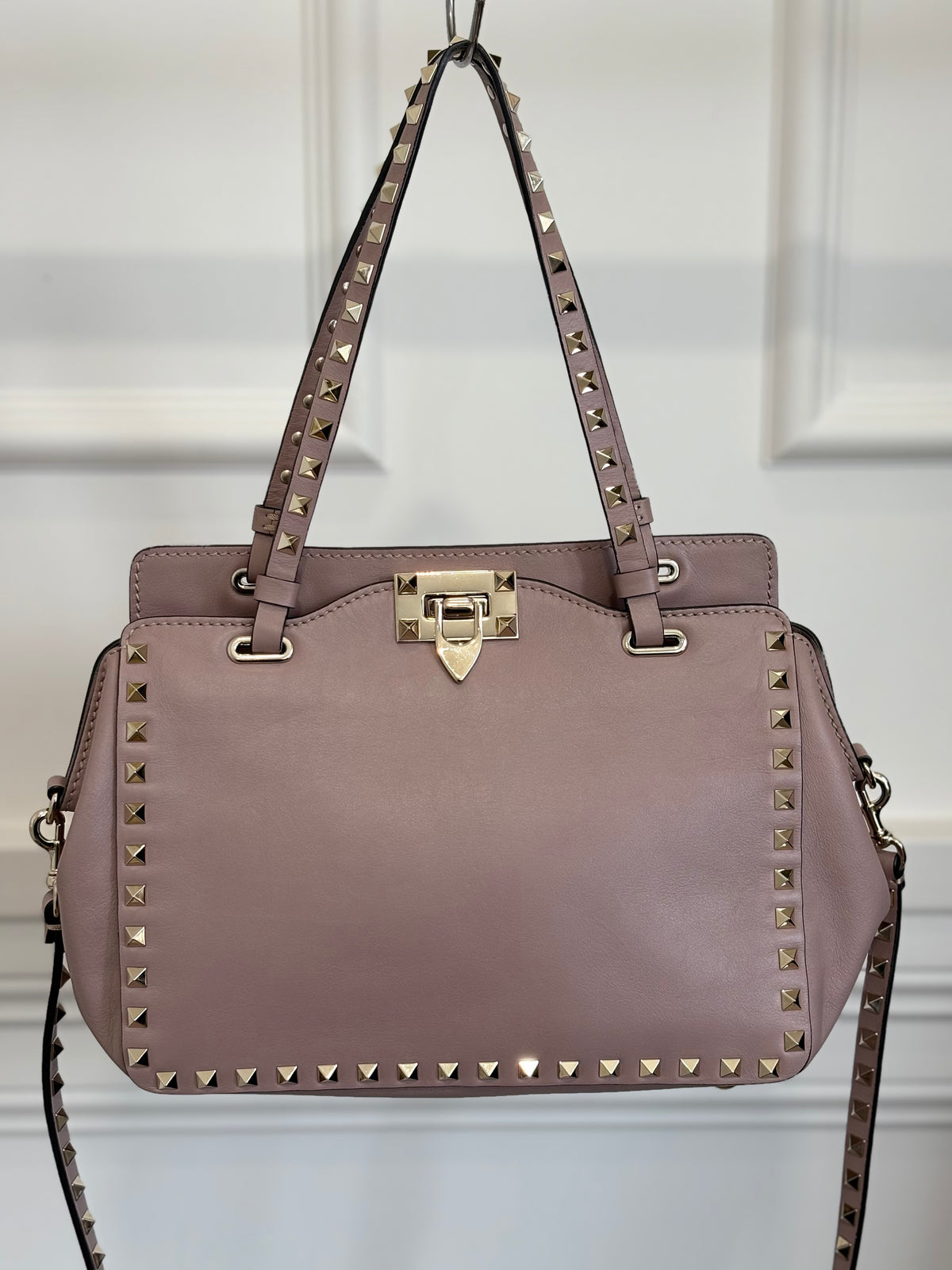 Valentino Garavani Rockstud Soft Leather Tote Beige Pink