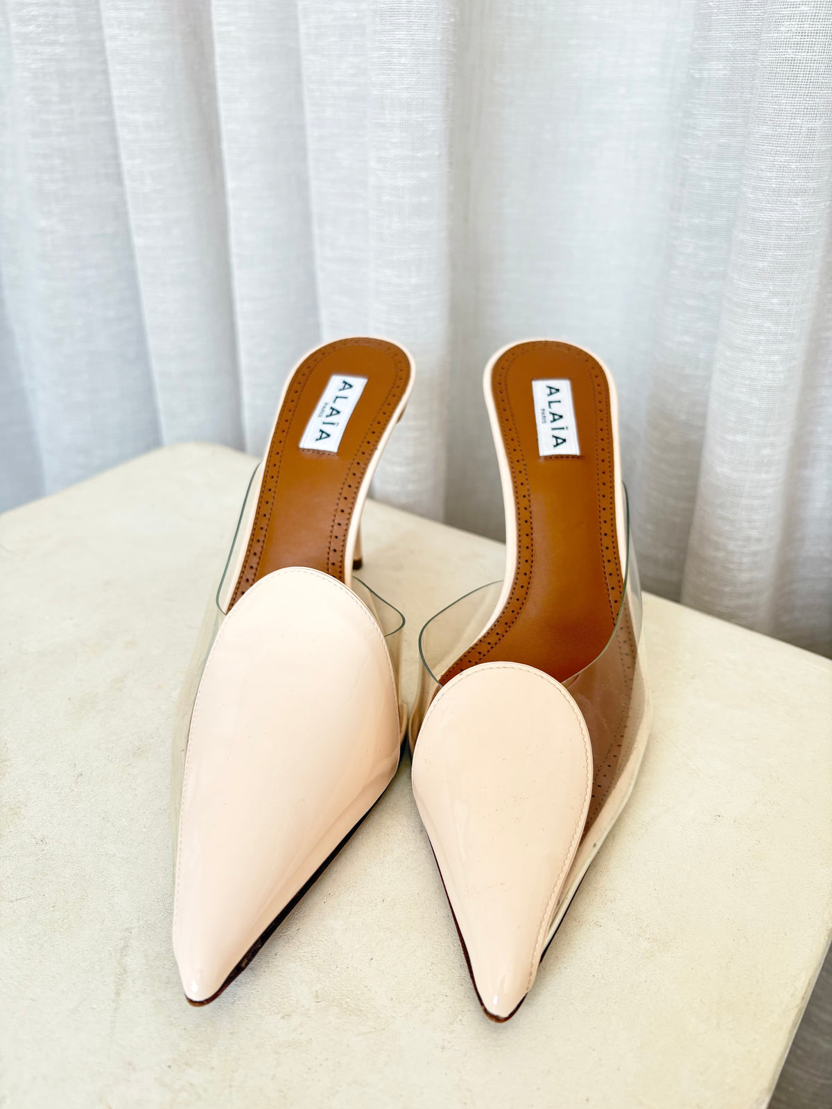 Alaïa Le Cœur Abstrait 90 Patent Leather Mules Rose Dragee, 38