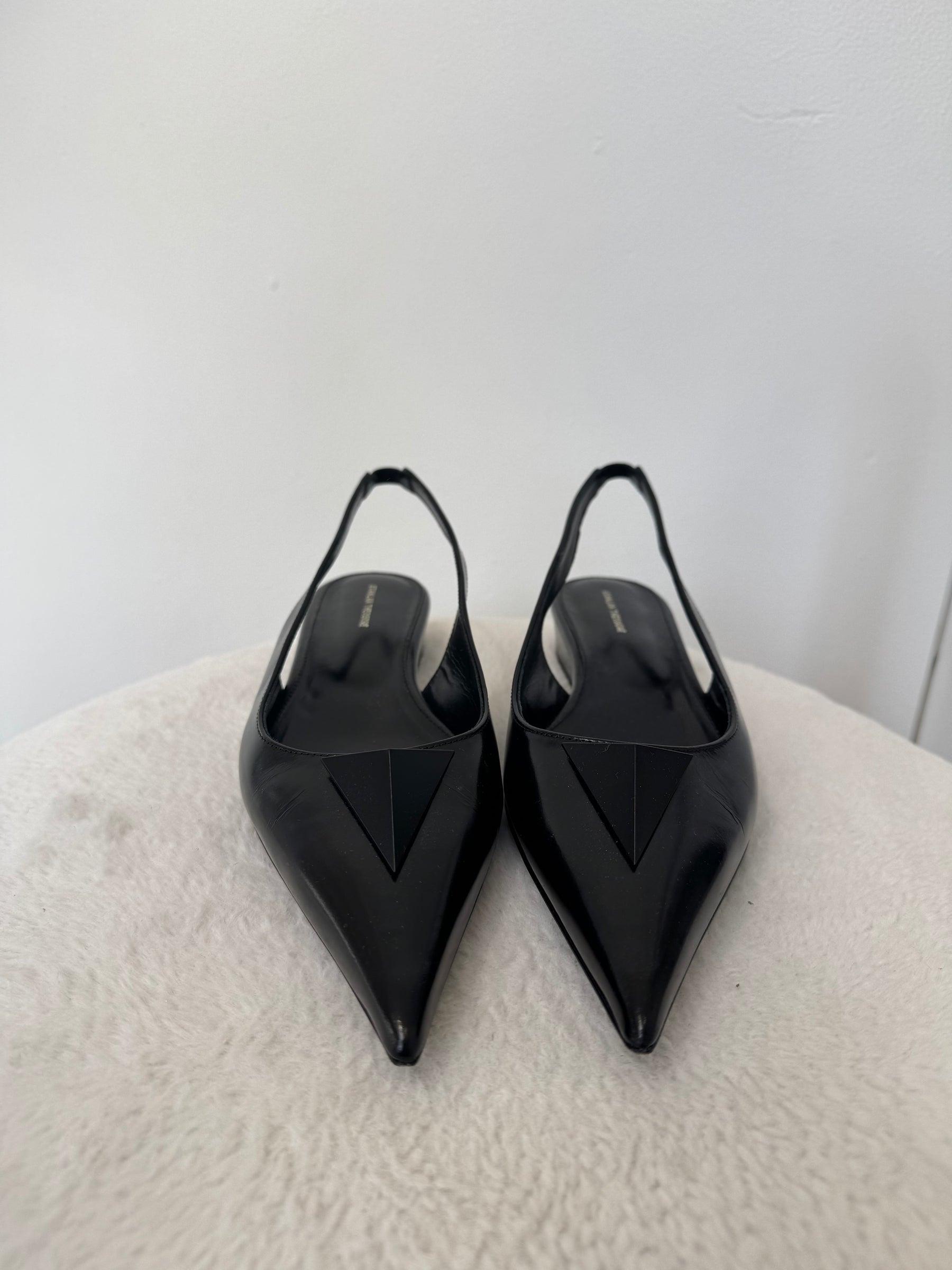 Scanlan Theodore Black Pointed Diamond Wedged Slingback, 39