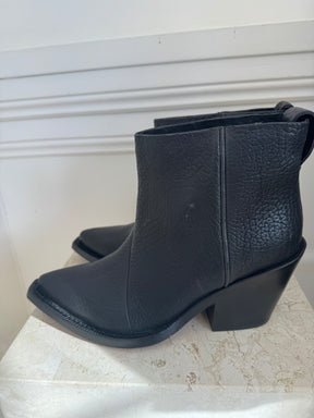 Acne Studios Black Grained Leather Ankle Boot, 40