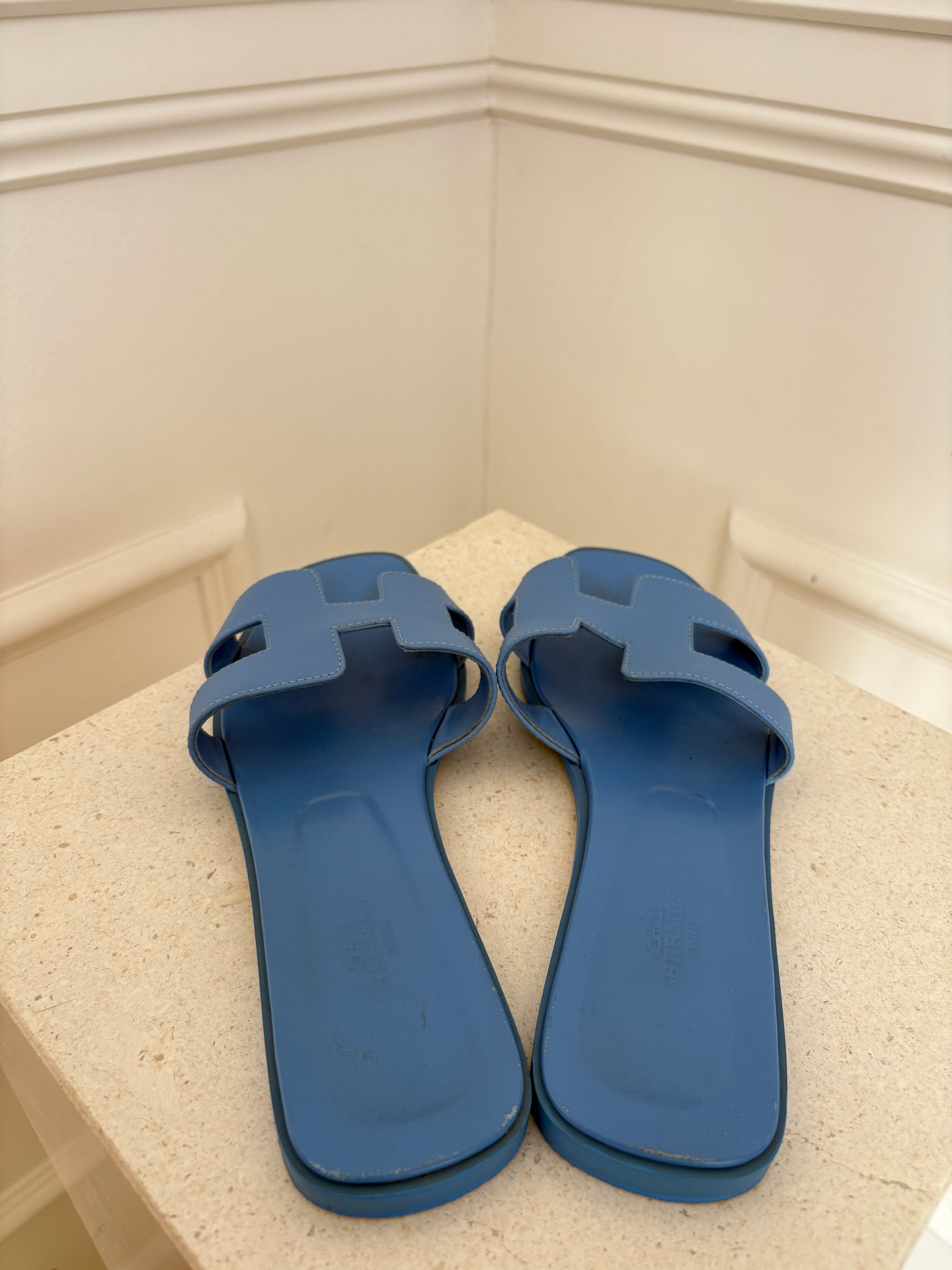 Hermès Blue Leather Oran Sandals, 41