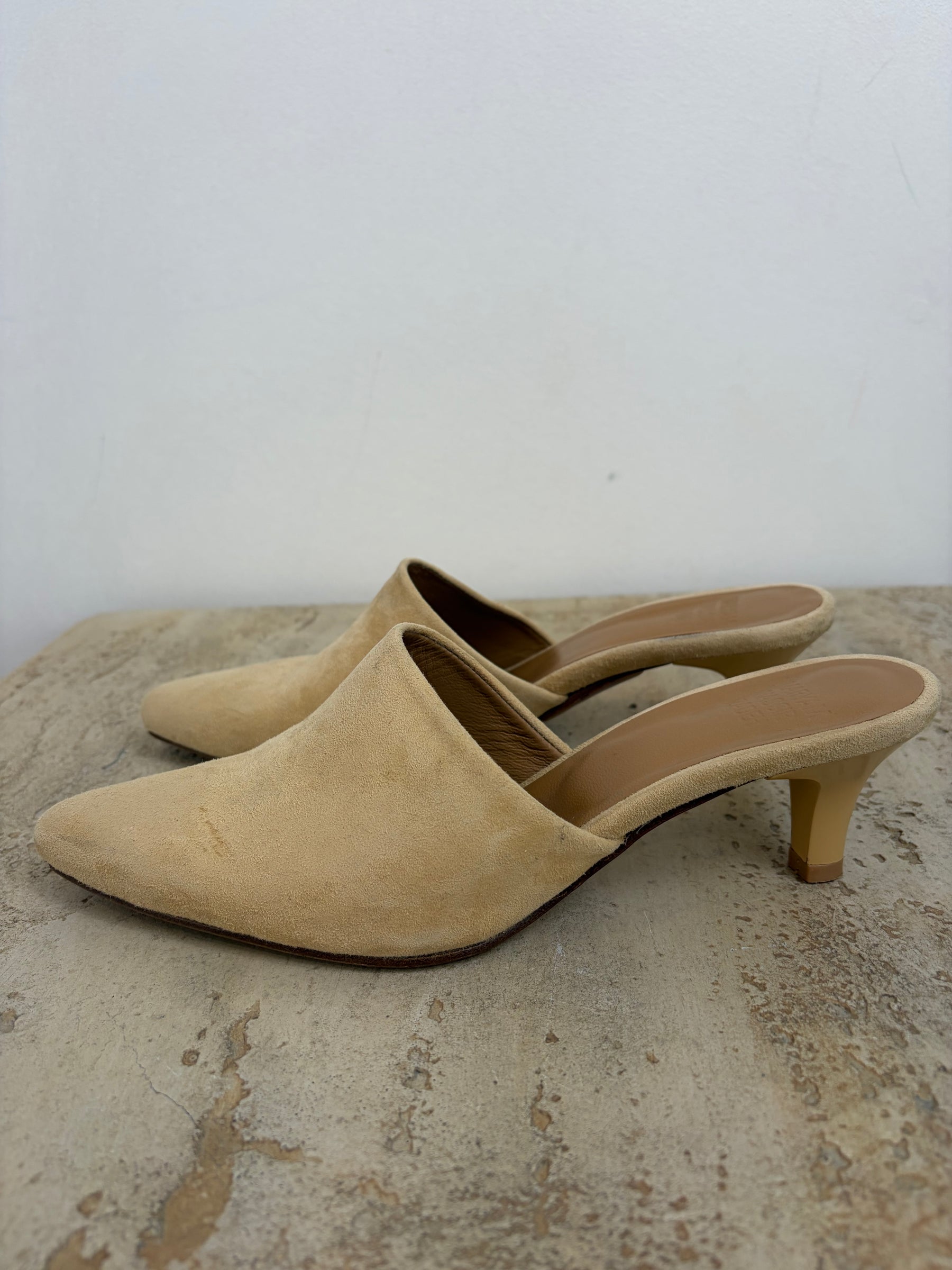 Maryam Nassir Zadeh Beige Suede Pointed Mule, 37
