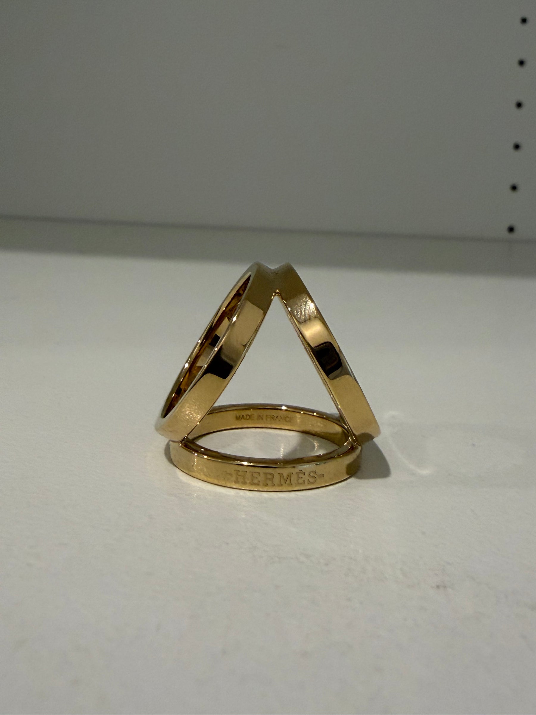 Hermès Gold Tone Trio scarf 90 ring