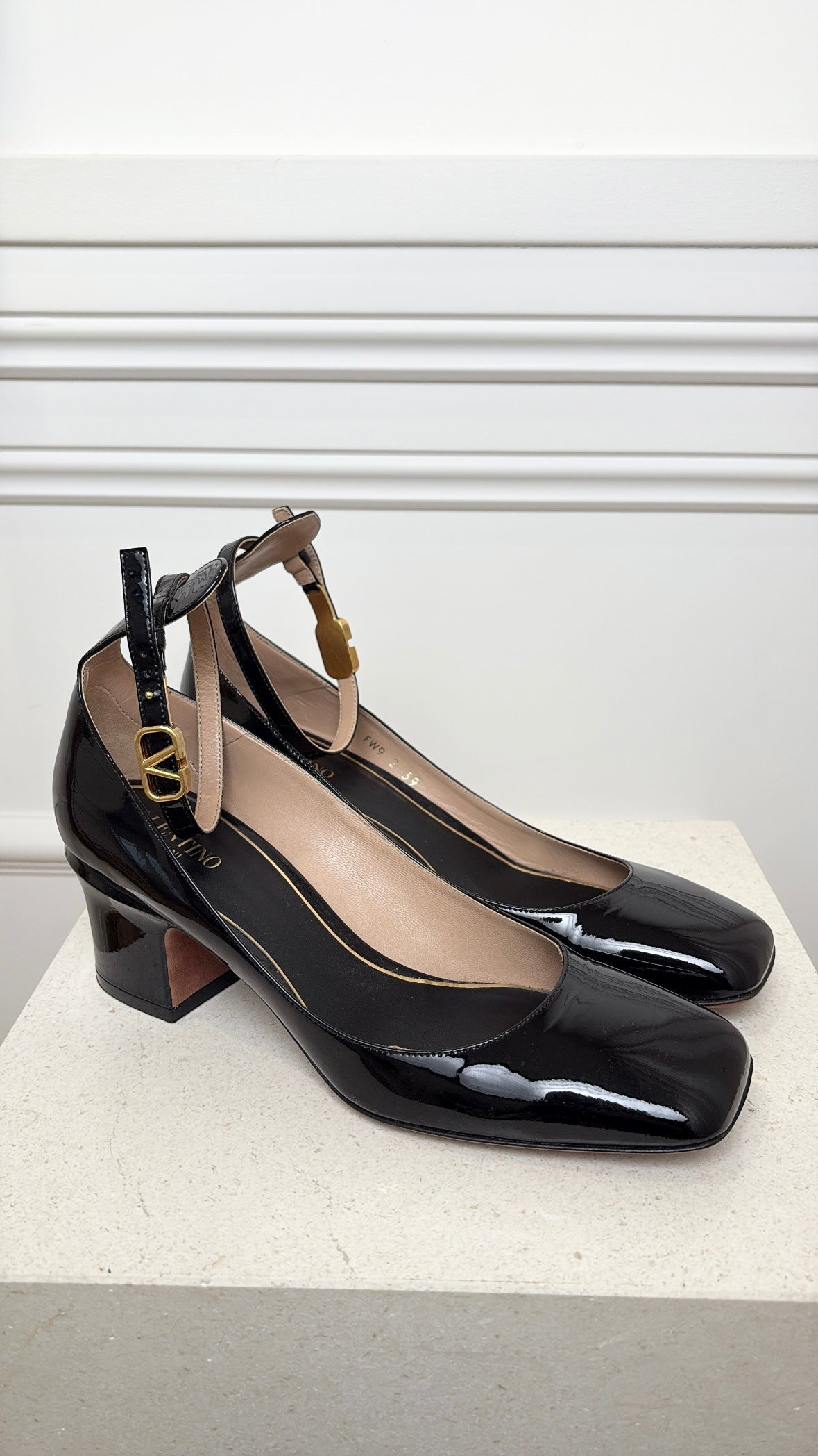 Valentino Garavani Black Patent Leather Heeled Mary-Janes, 39