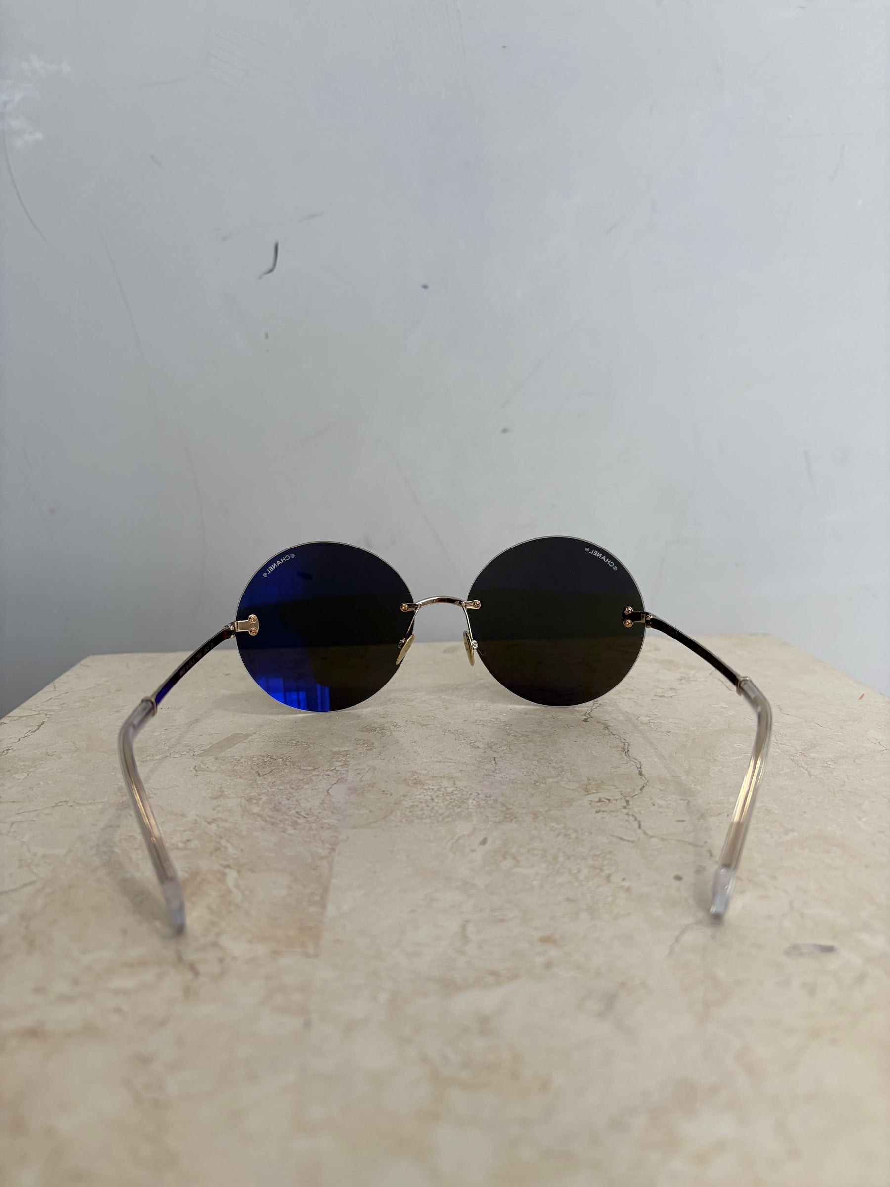 Chanel Mirrored Round Sunglasses In Gold, M