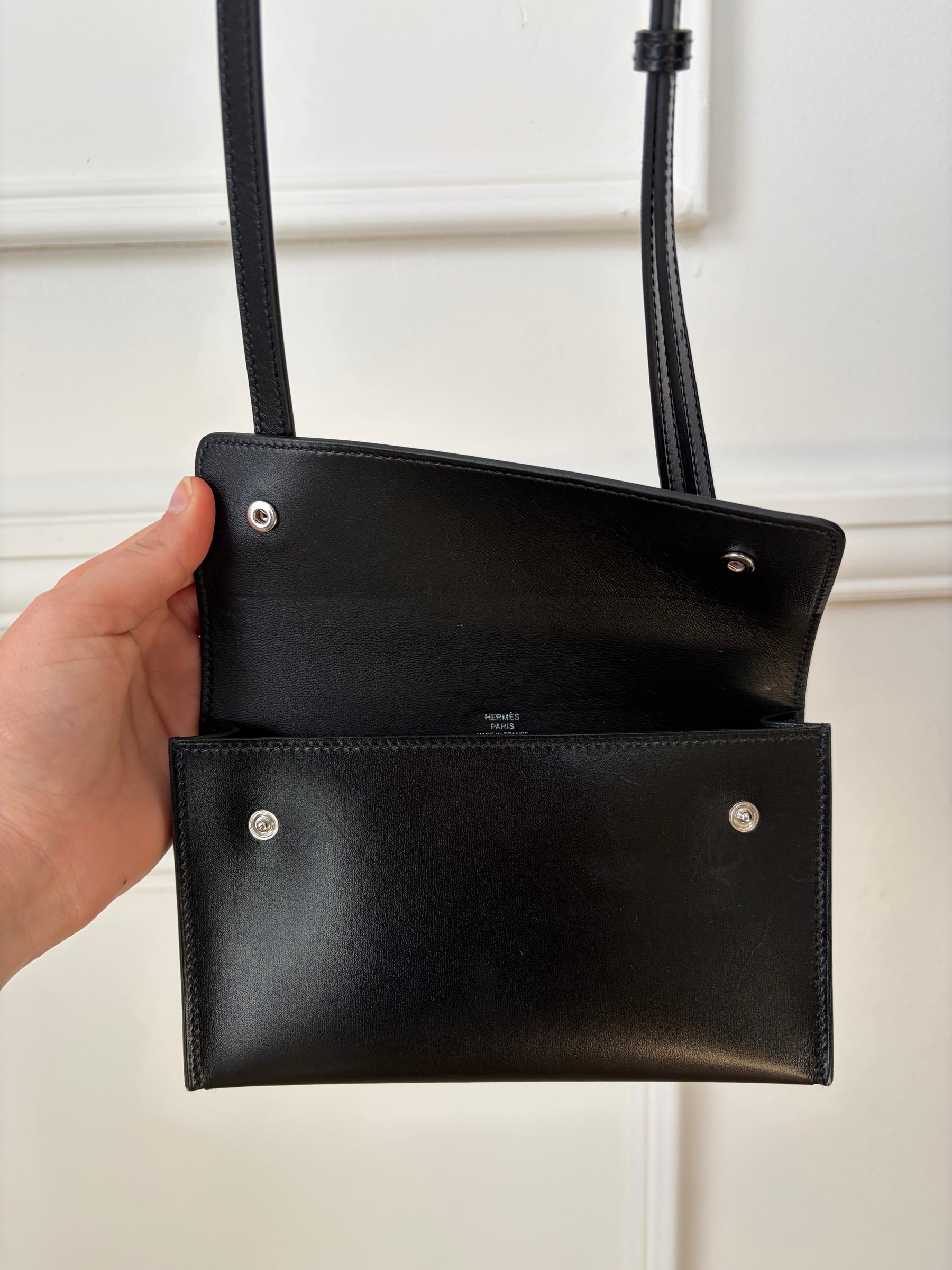 Hermès Black Box Leather Hermésnap Wallet