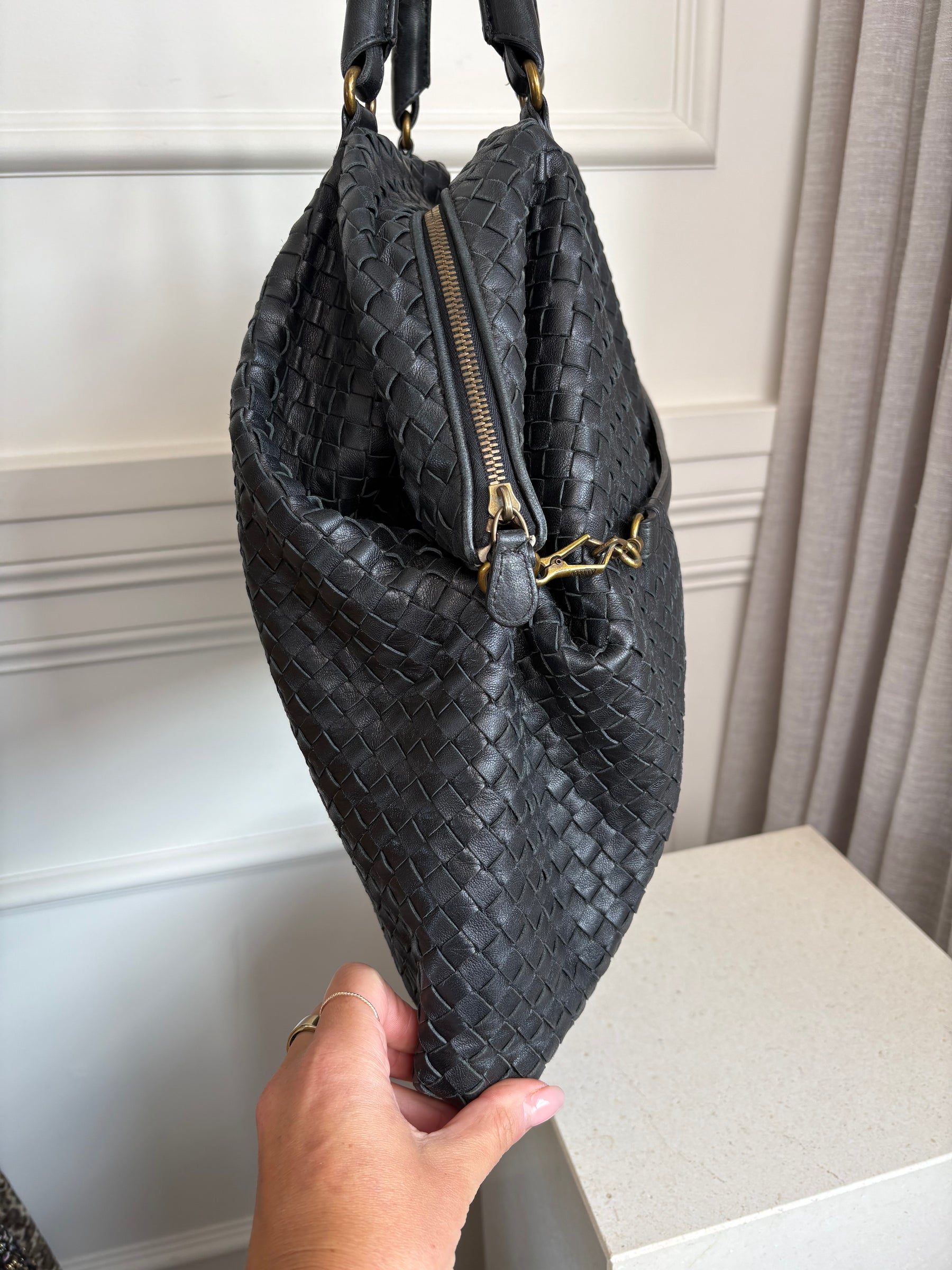 Bottega Veneta Intrecciato Large Zipped Tote