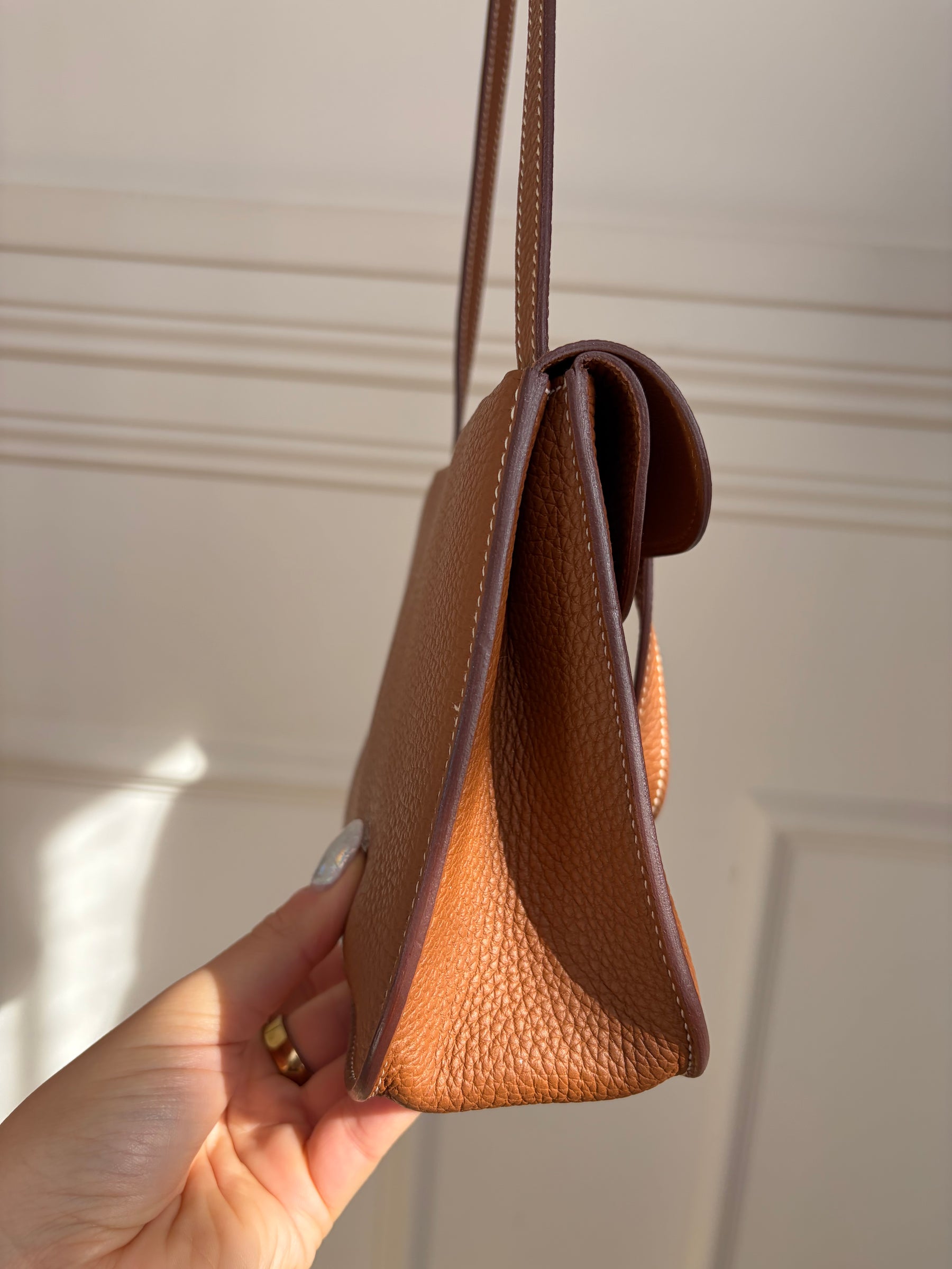 Hermès Halzan 25 in Gold Clemence Leather