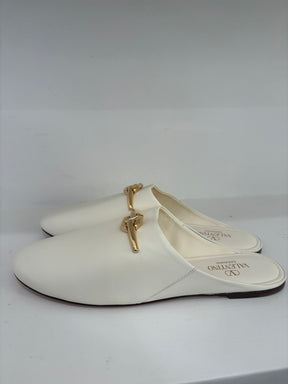 Valentino Garavani Cream Leather Logo Slipper, 41