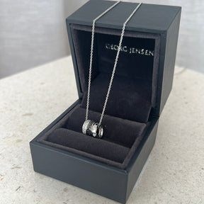 Diamond Circle Pendant Necklace