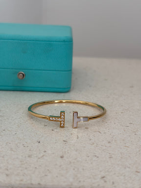 Tiffany & Co. Wire Bracelet in Yellow Gold with Mother-of-pearl and Diamonds, XS