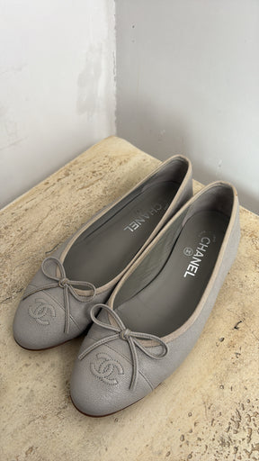 Chanel Grey Caviar Leather Ballet Flats, 39 C