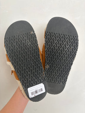 Hermès Tan Shearling Chypre Sandlas, 40