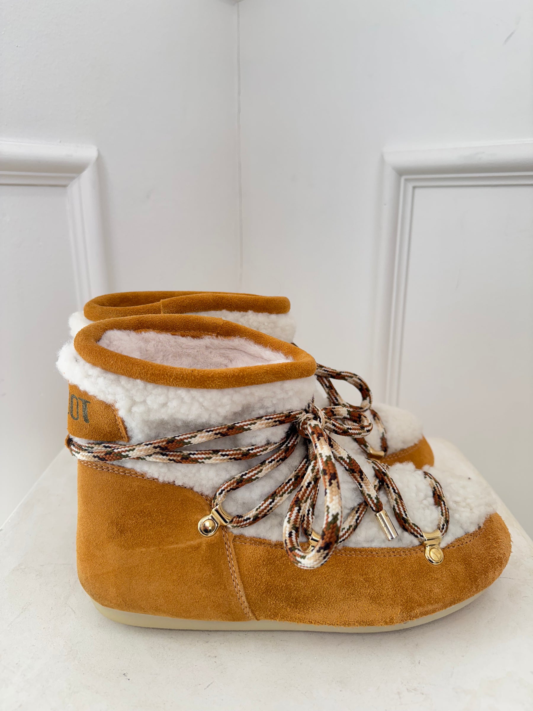 Moon Boot Tan Suede and Shearling Lace Up Boots, 40