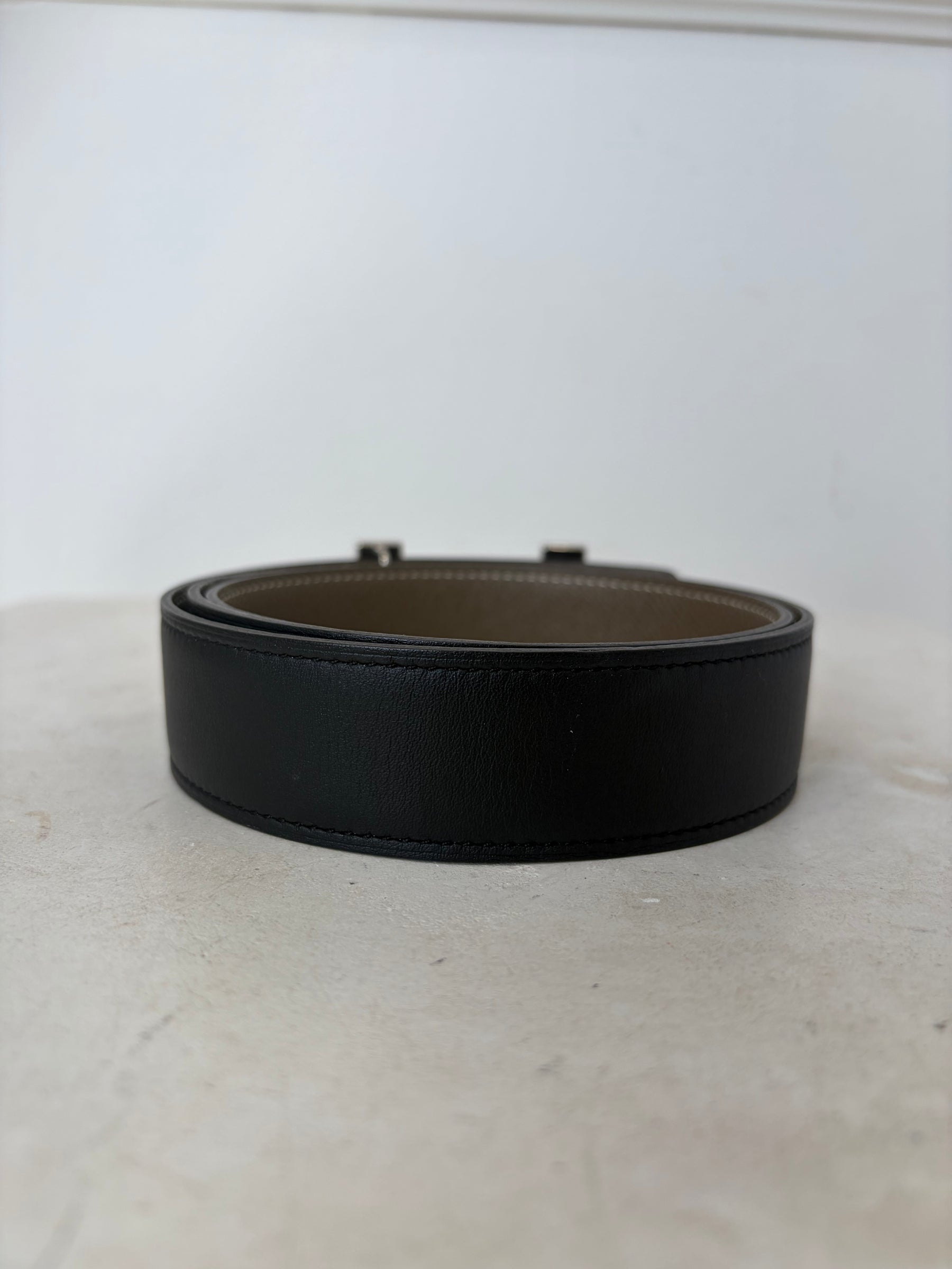 Hermès Black and Etoupe Leather Reversible H Belt, 85