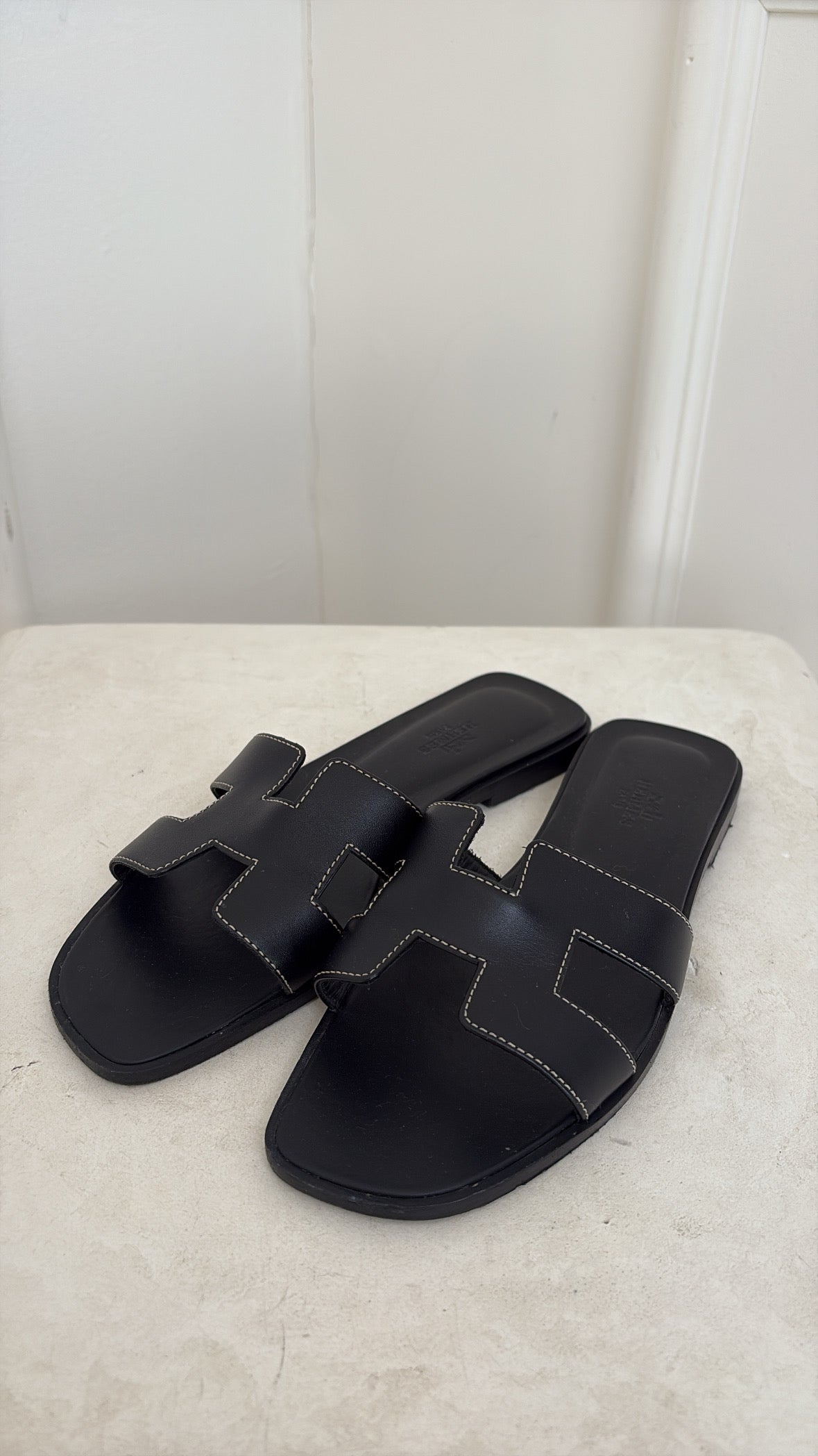 Hermès Black LEather Oran Sandals, 38