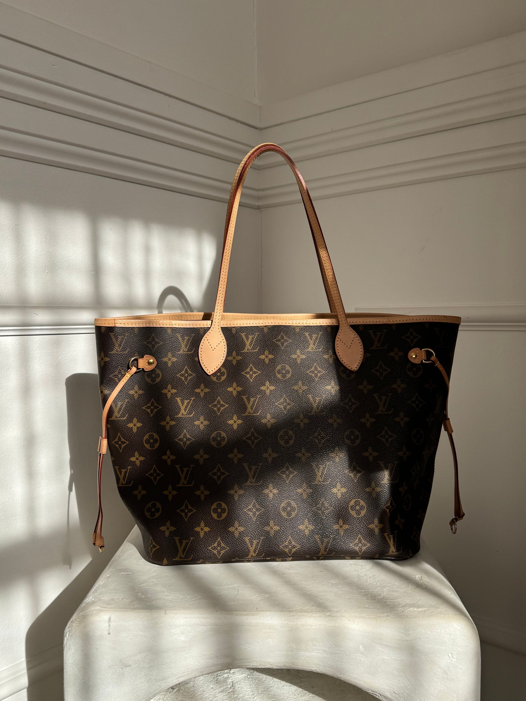 Louis Vuitton Canvas Monogram Neverfull MM Tote Bag