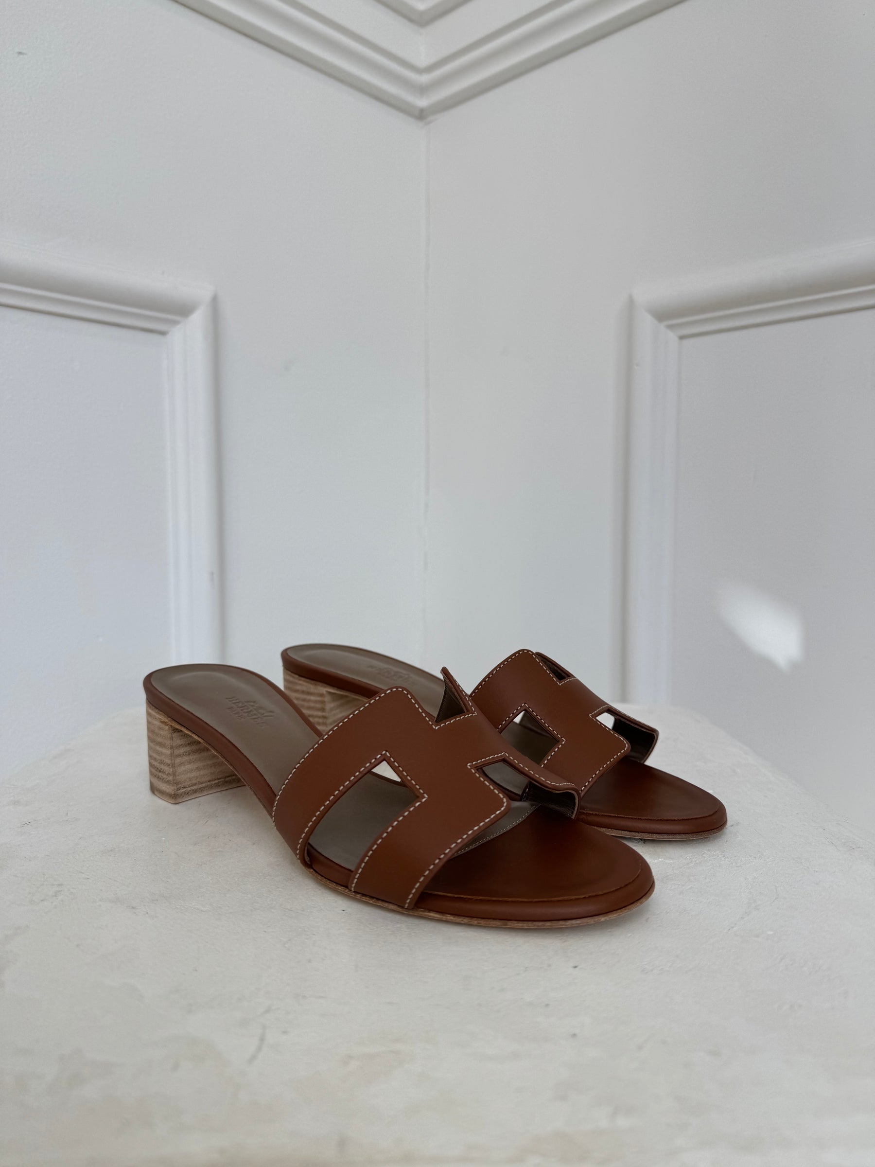 Hermes Oasis Sandal In Tan, 37.5