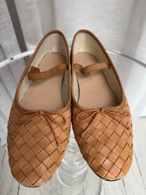 LOEFFLER RANDALL Leonie Soft Ballet Flats In Honey, 10B