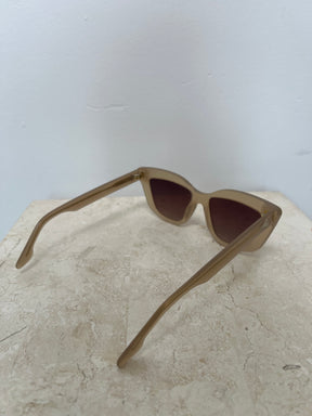 Scanlan Theodore Soft Cat Eye Sunglasses In Milky Nude