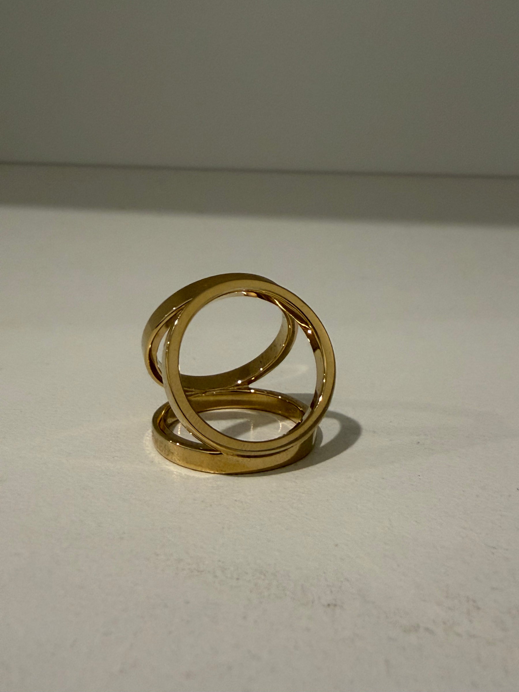 Hermès Gold Tone Trio scarf 90 ring