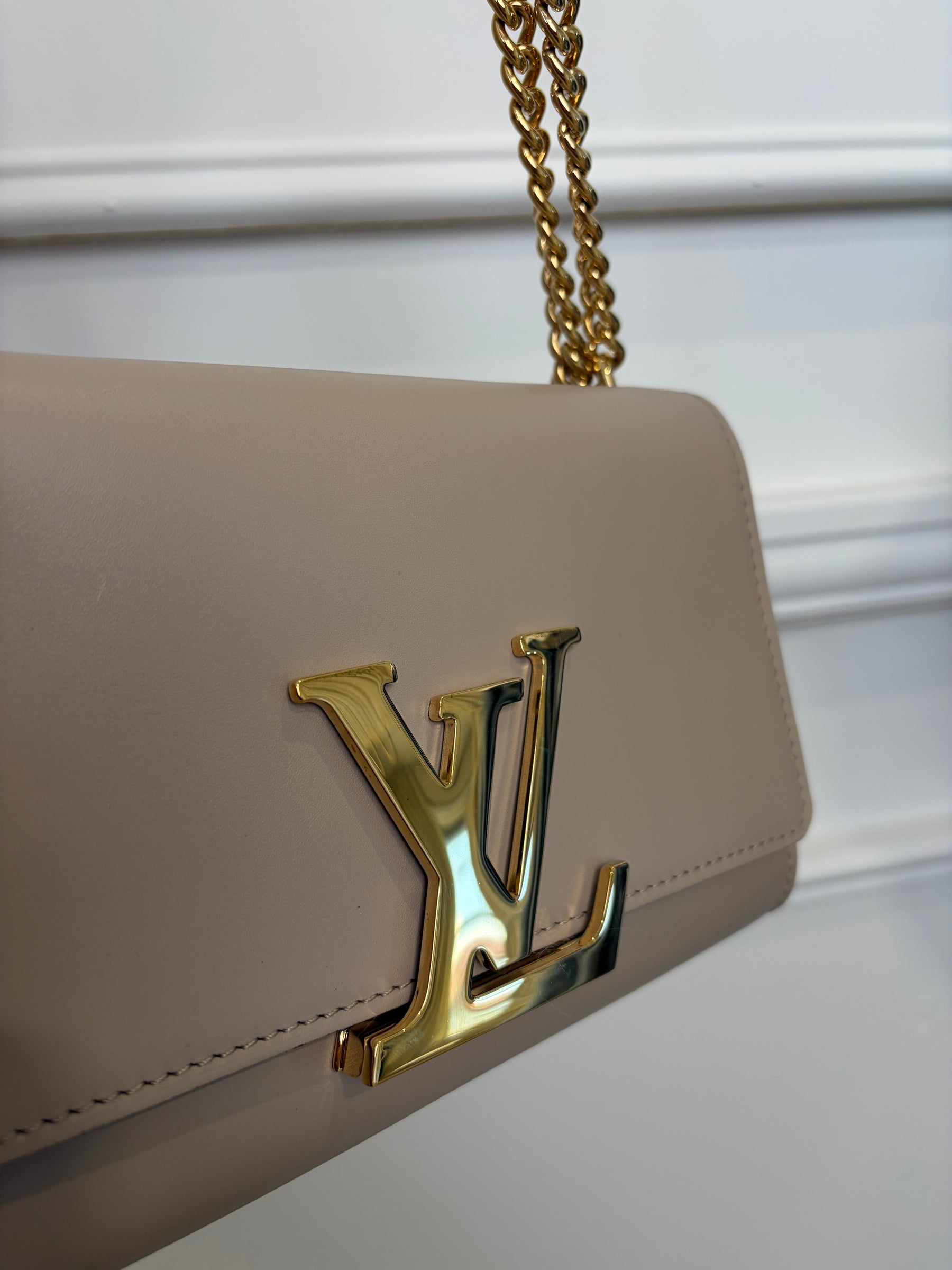 Louis Vuitton MM Louis Pochette In Smooth Leather Taupe Gold HW