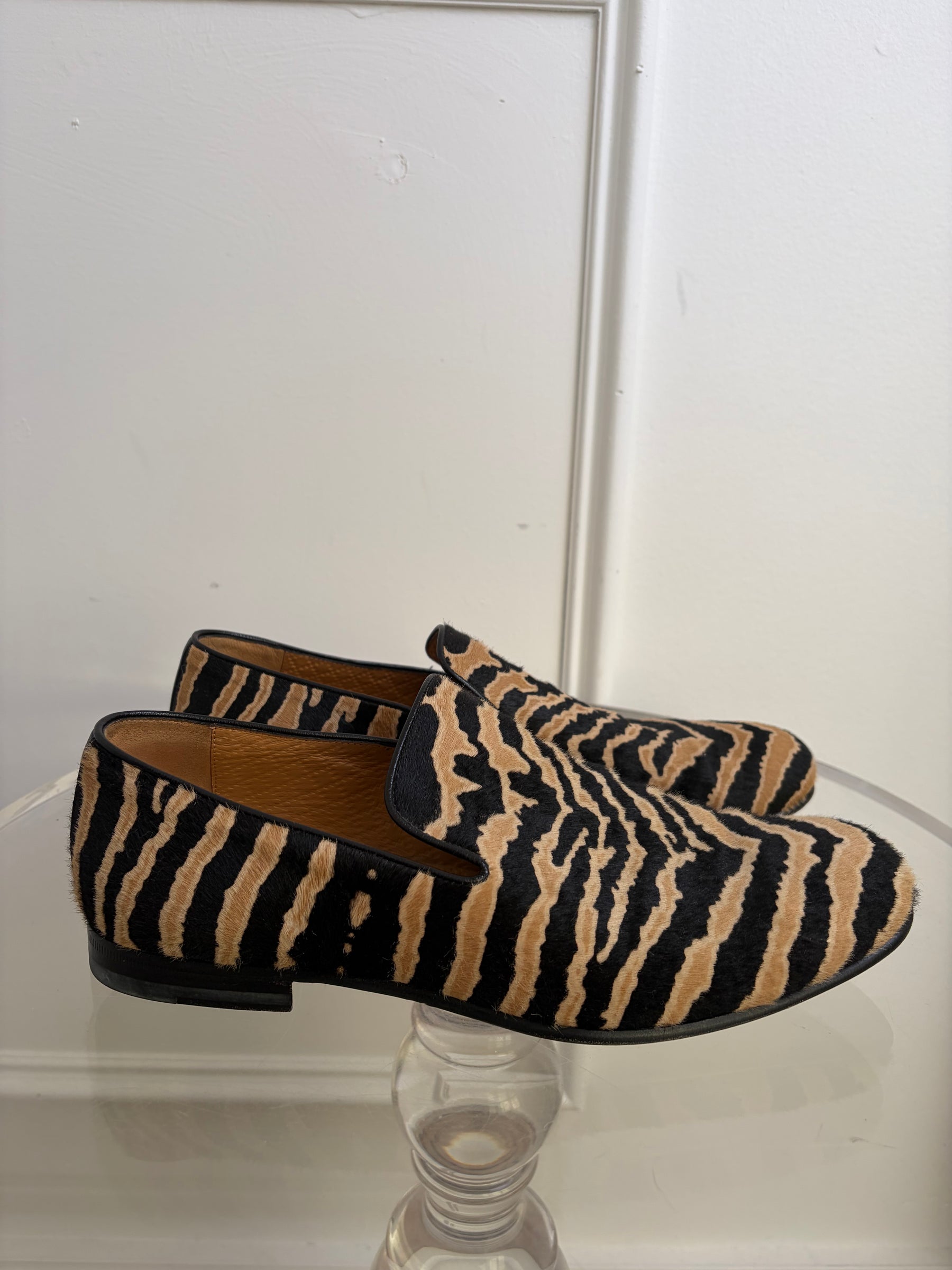 Gucci Black and Brown Ponyhair Tiger Print Loafer, 7 UK