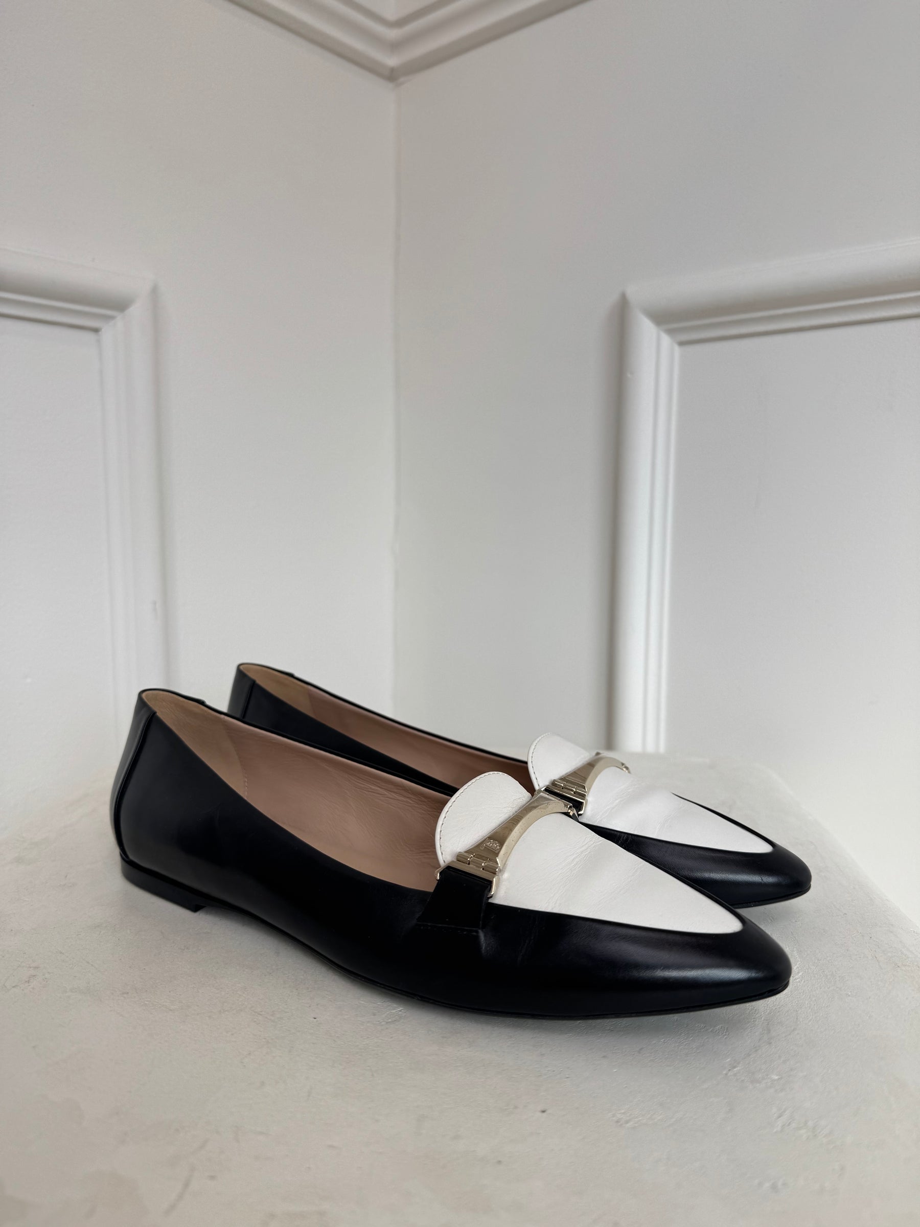 Tod's Black and White Leather Pointed Flats, 37.5
