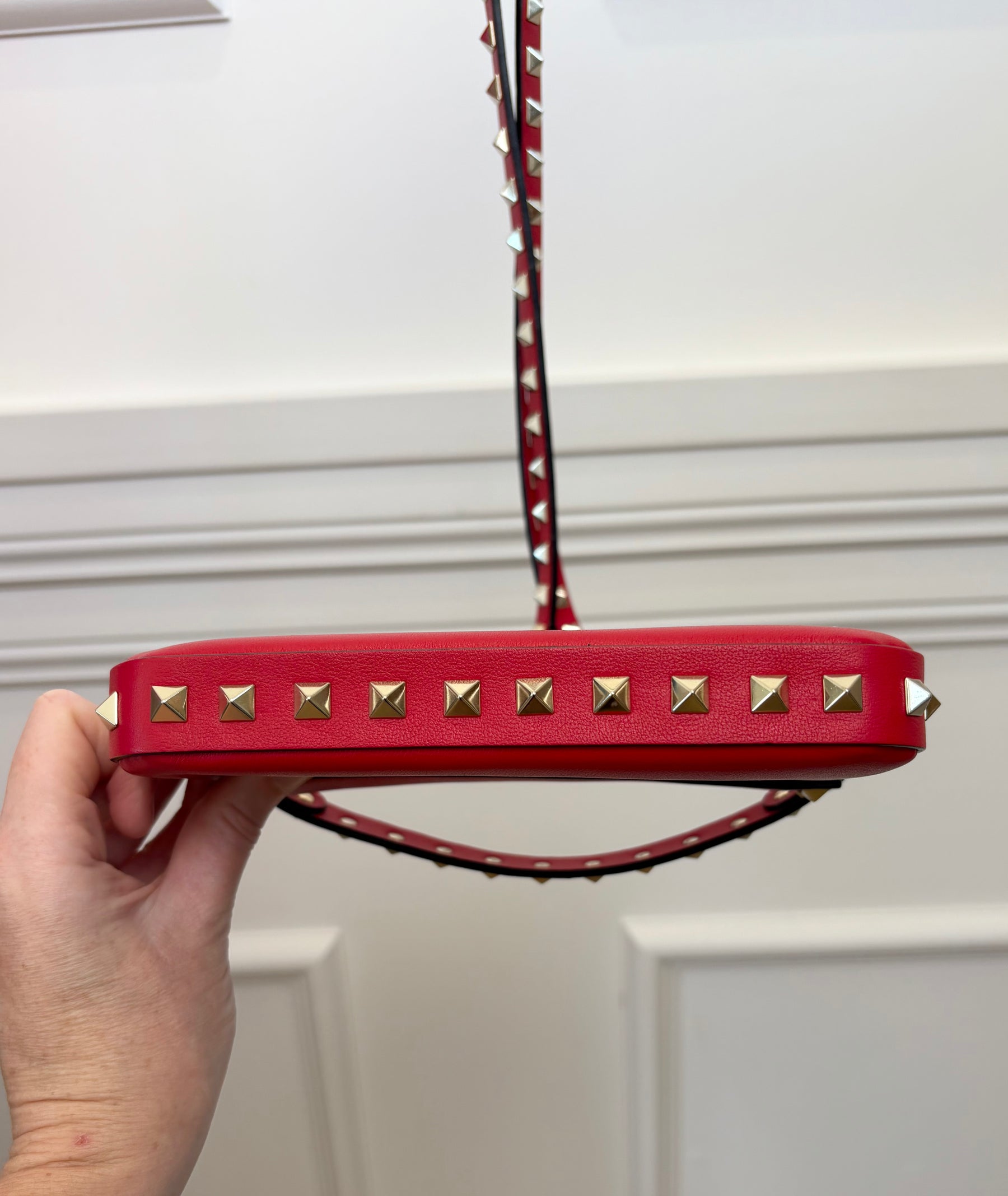 Valentino Garavani Rockstud Crossbody Bag In Red Grainy Leather