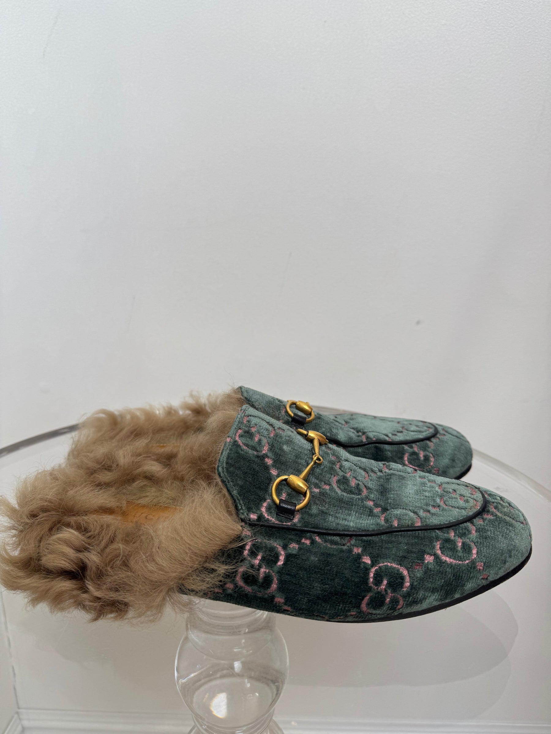 Gucci Green Velvet Monogram Shearling Princeton Mules, 38