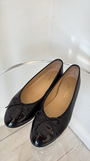 Chanel Black Leather and Patent Ballet Flat, 37.5C