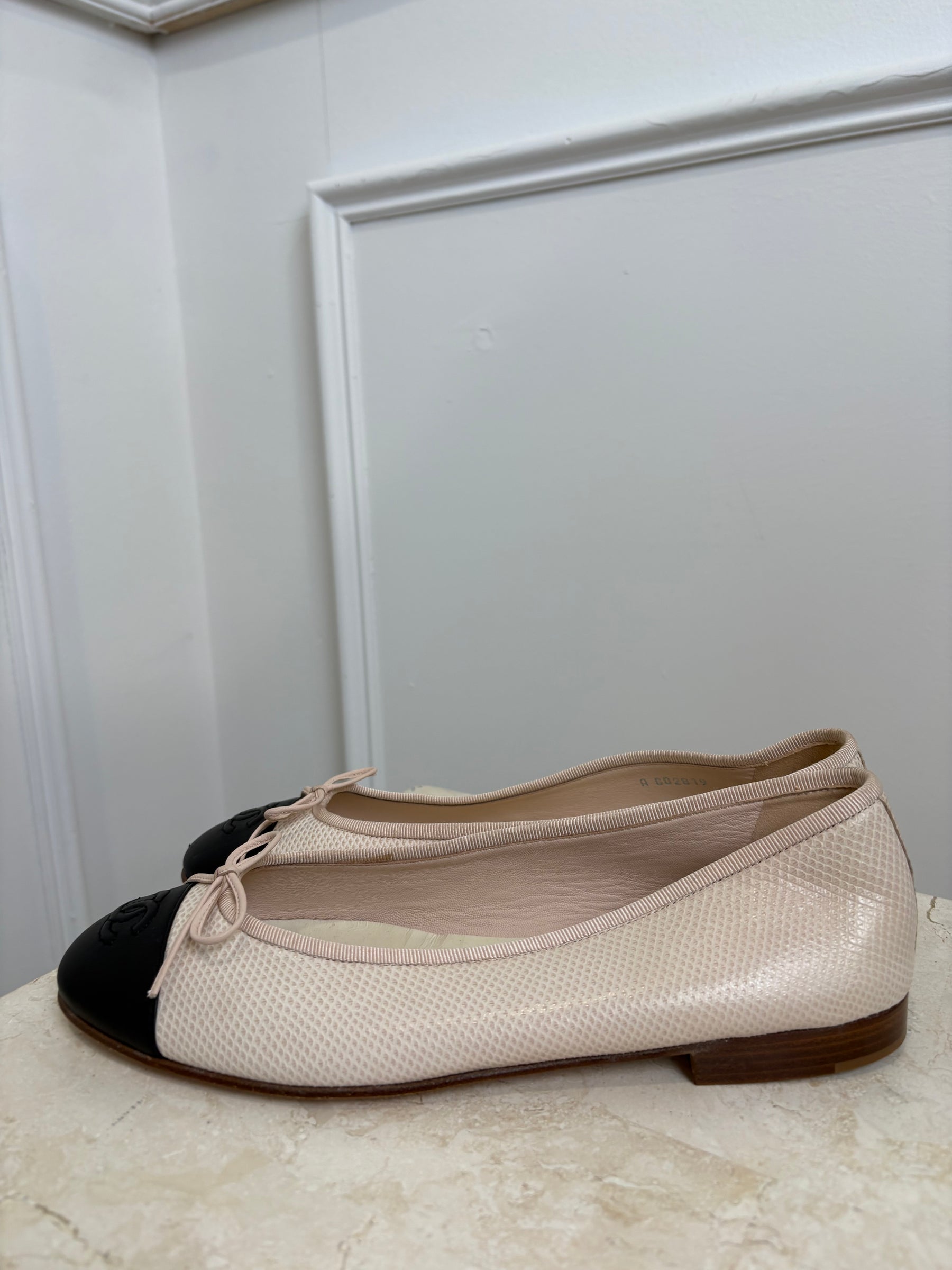 Chanel Blush Snake Embossed Ballet Flats Blush And Black, 39.5