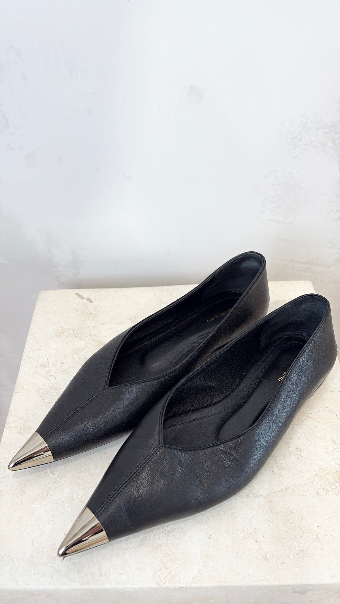 Anine Bing Black Leather Silver Pointed Flats, 37