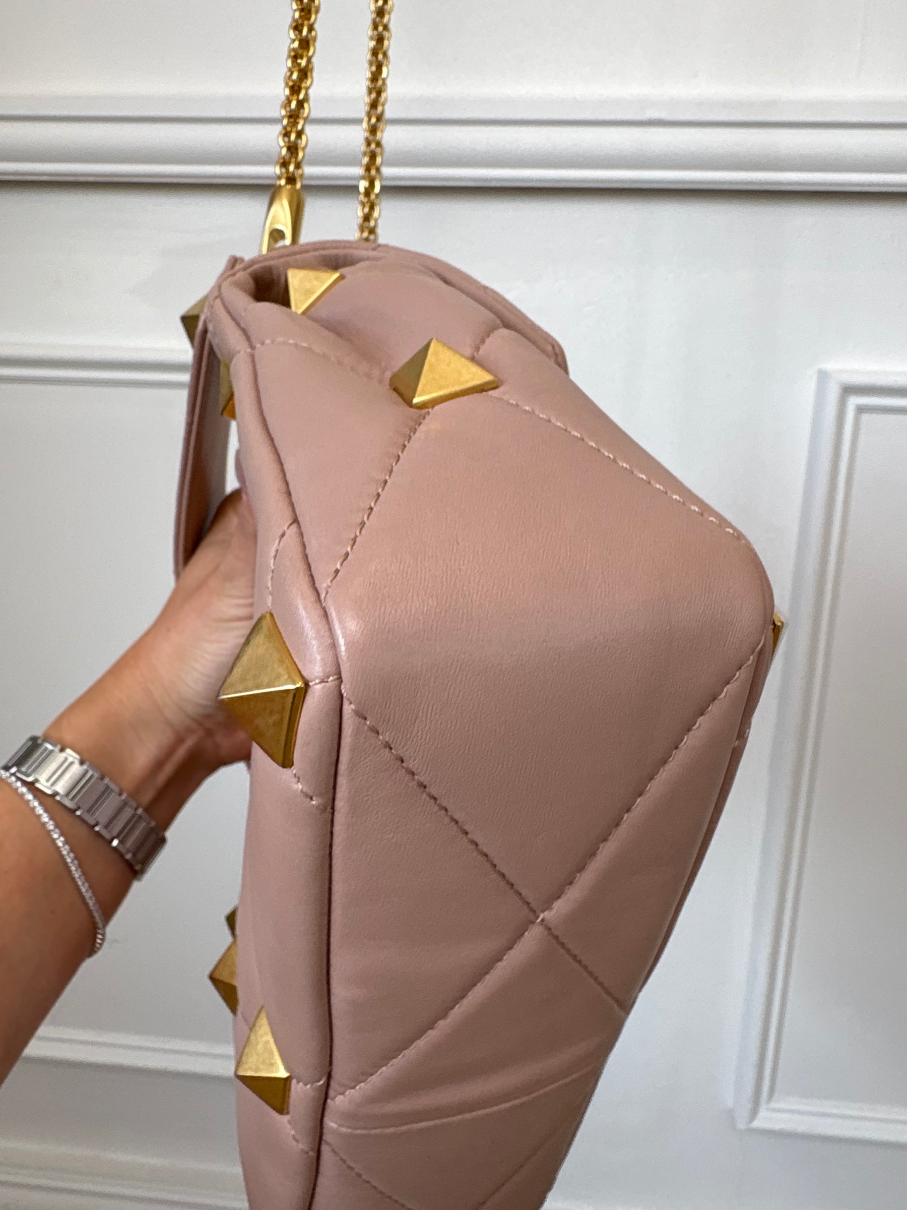 Valentino Garavani Roman Stud Leather Handbag With Shoulder Chain Blush